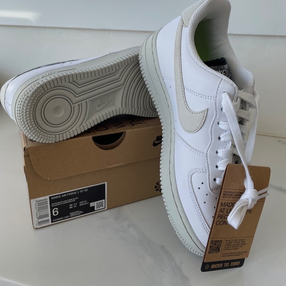 Nike AF1 Wmns 6 -  07 SE Recycled Wool Pack NWT - Picture 2 of 5
